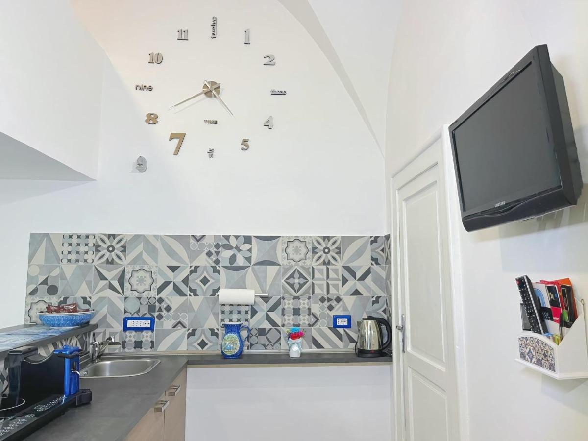 Oikos Guest House เนเปิลส์ ภายนอก รูปภาพ