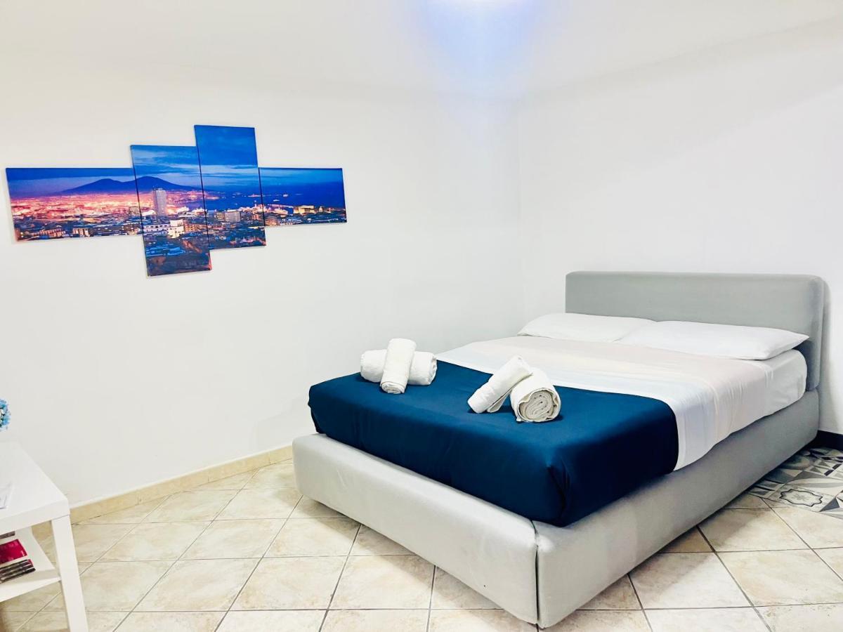 Oikos Guest House เนเปิลส์ ภายนอก รูปภาพ