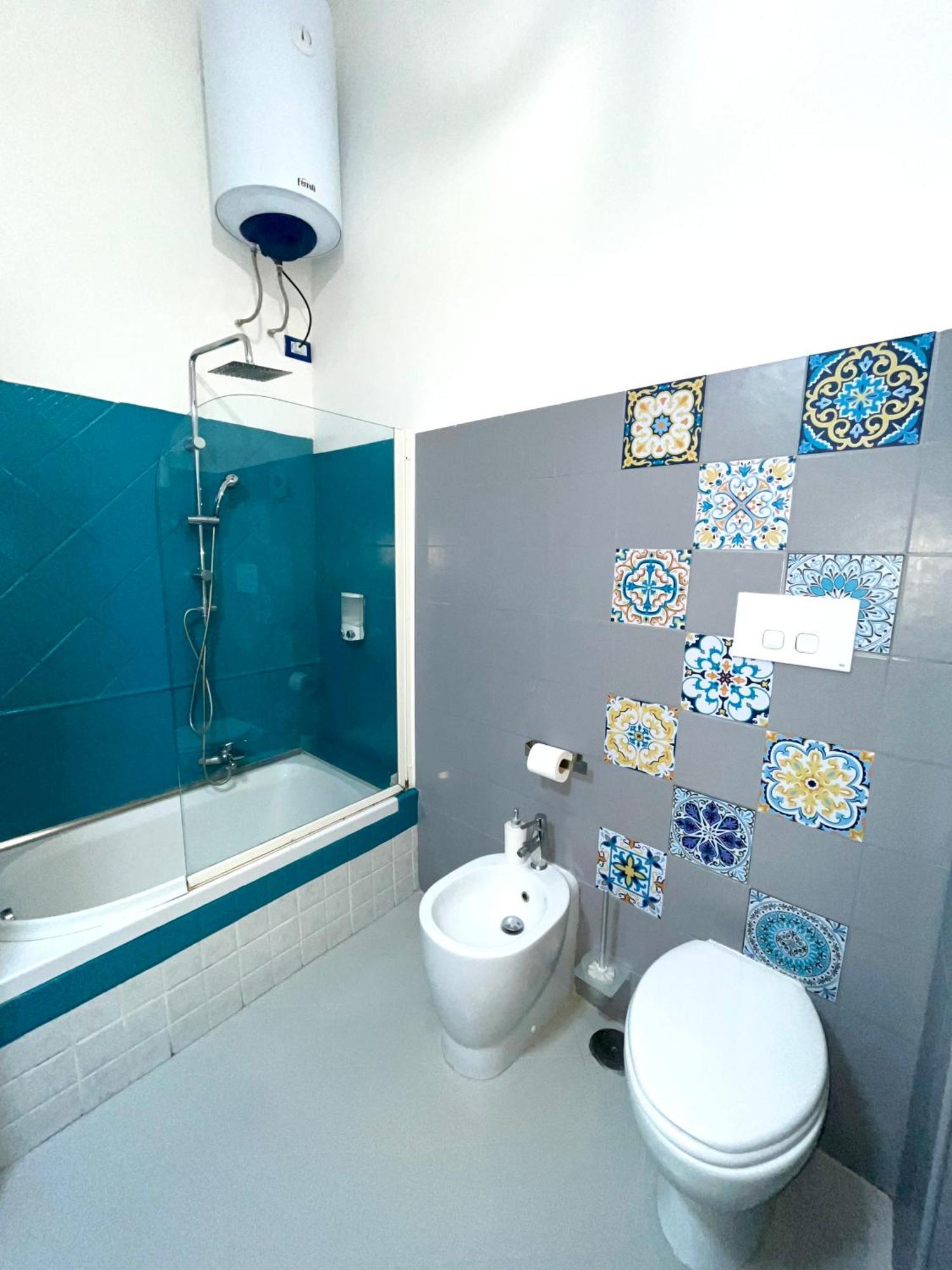 Oikos Guest House เนเปิลส์ ภายนอก รูปภาพ